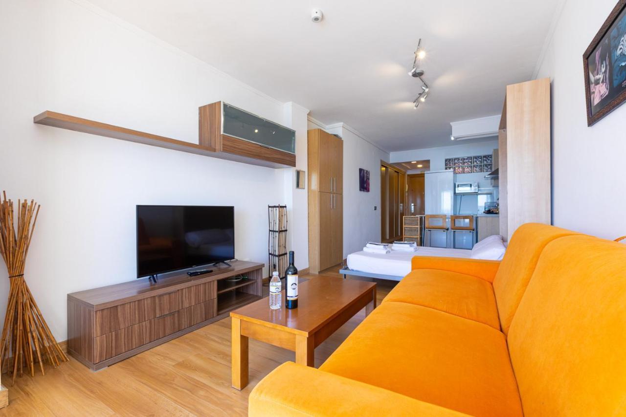 شقة Apartamento El Velero Primera Linea Playa توريمولينوس المظهر الخارجي الصورة