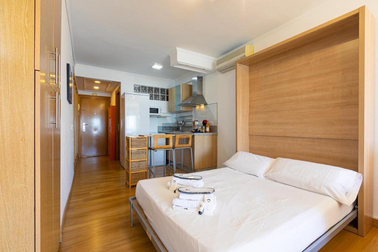 شقة Apartamento El Velero Primera Linea Playa توريمولينوس المظهر الخارجي الصورة